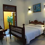Villa Capers