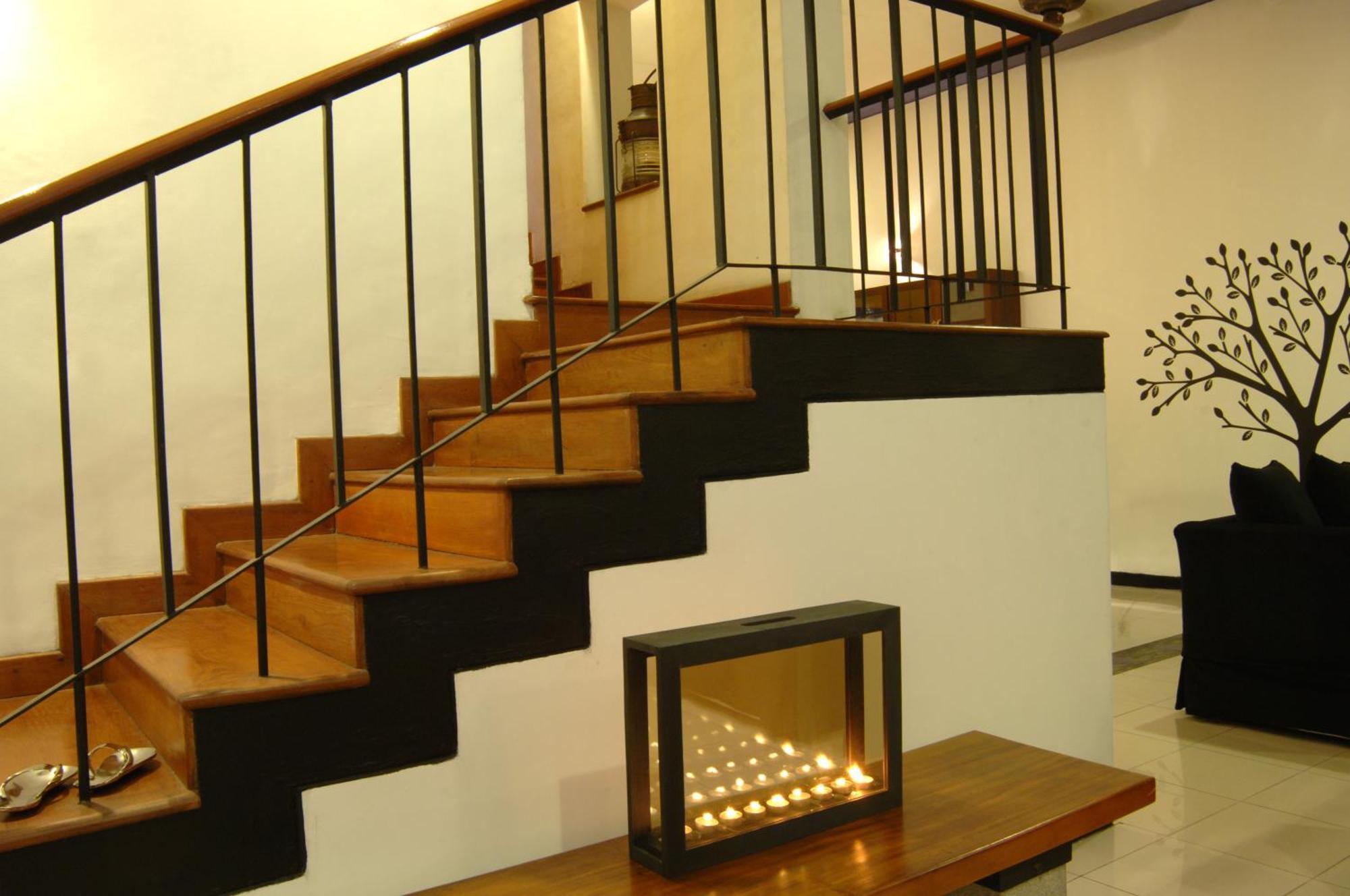 Bed & Breakfast Capers 3*