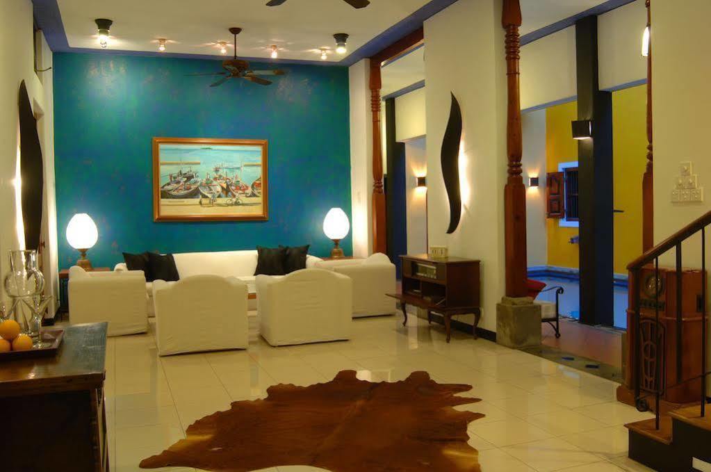Bed & Breakfast Capers 3*