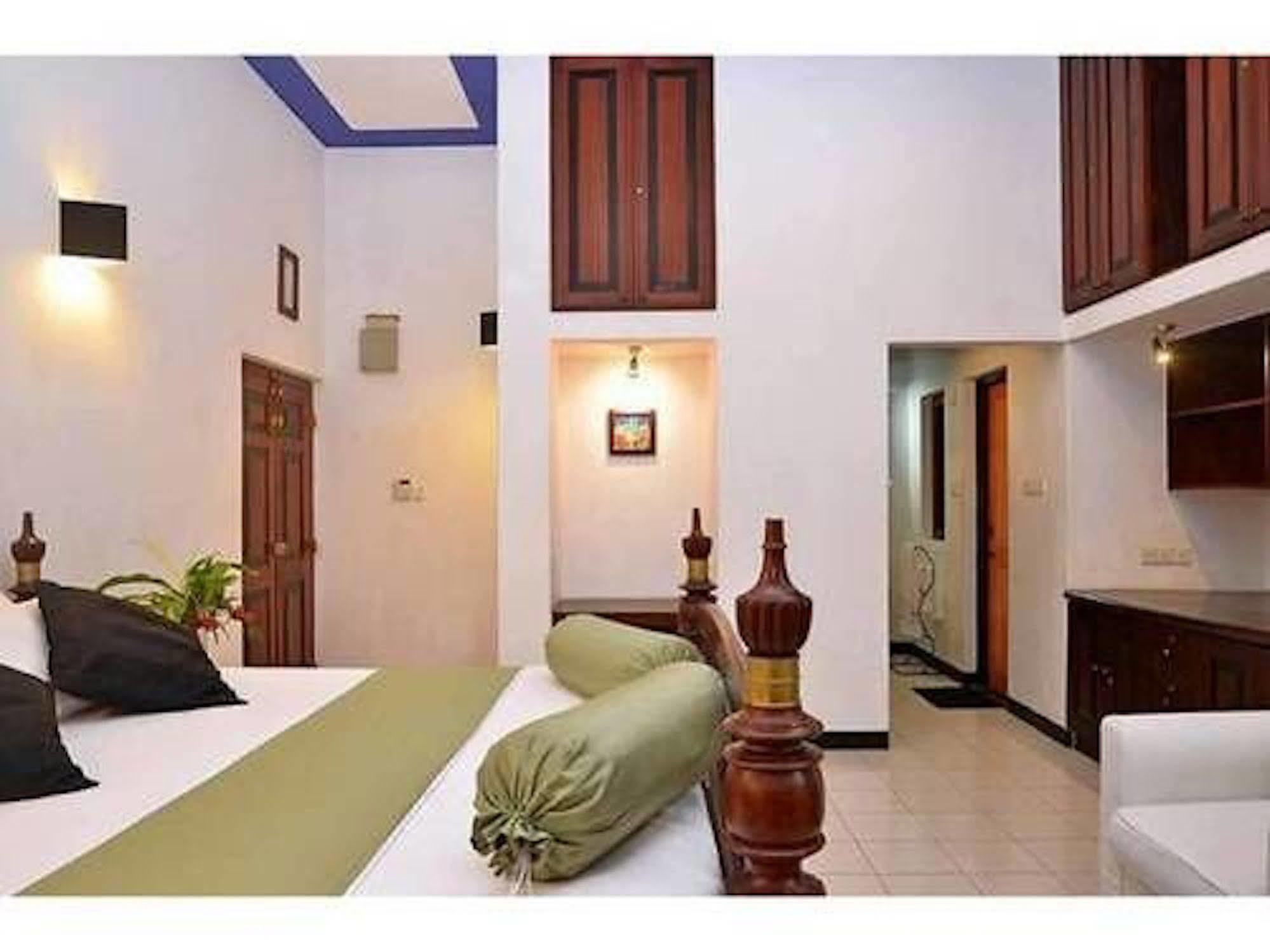 Capers 3* Colombo
